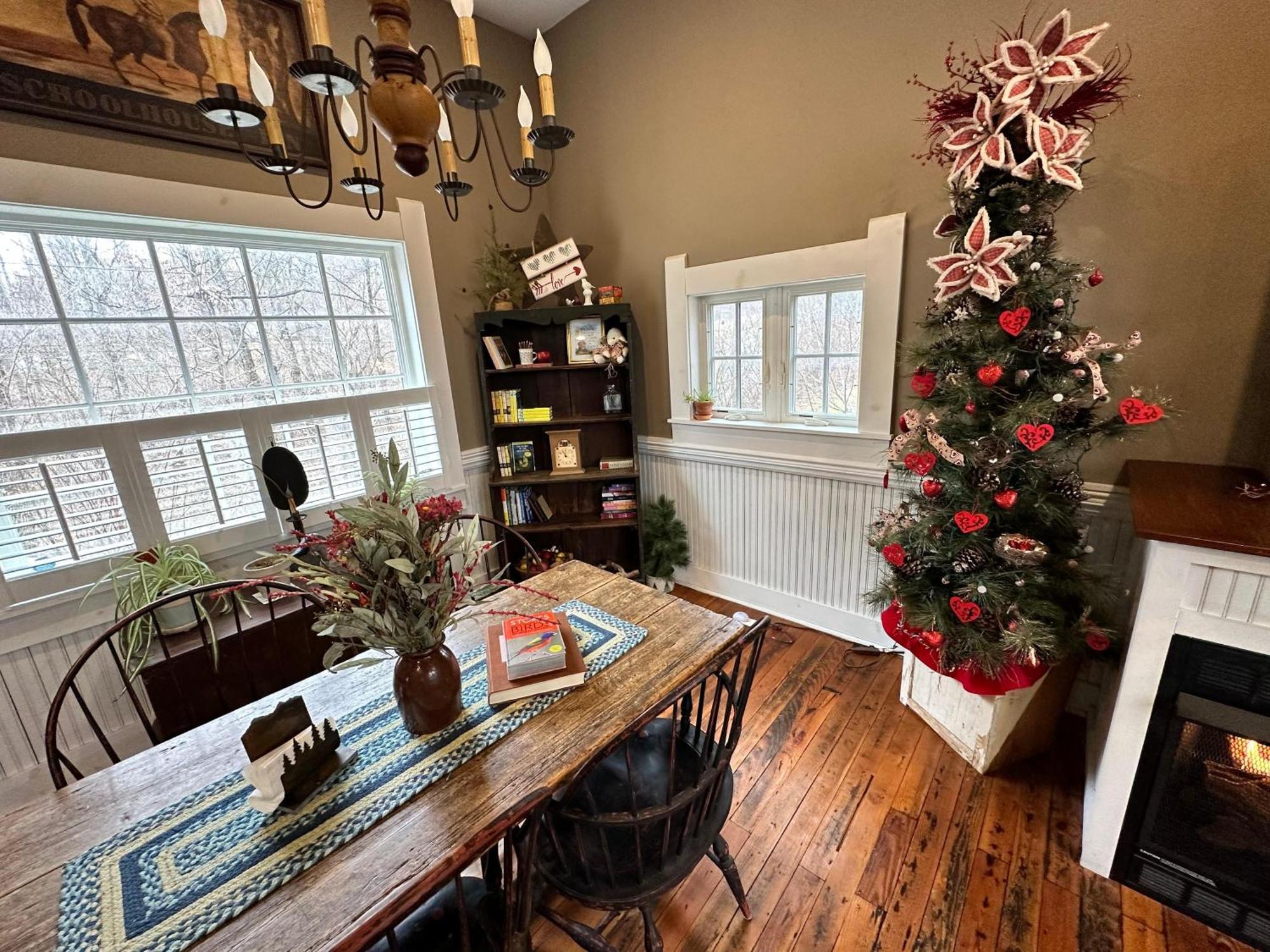 1891 Schoolhouse Inn Morgantown ภายนอก รูปภาพ